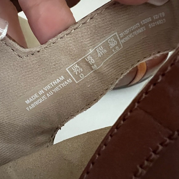 Clarks Valarie Rally Ultimate Comfort Mary Jane Heeled Sandal Size 10 - Picture 7 of 9